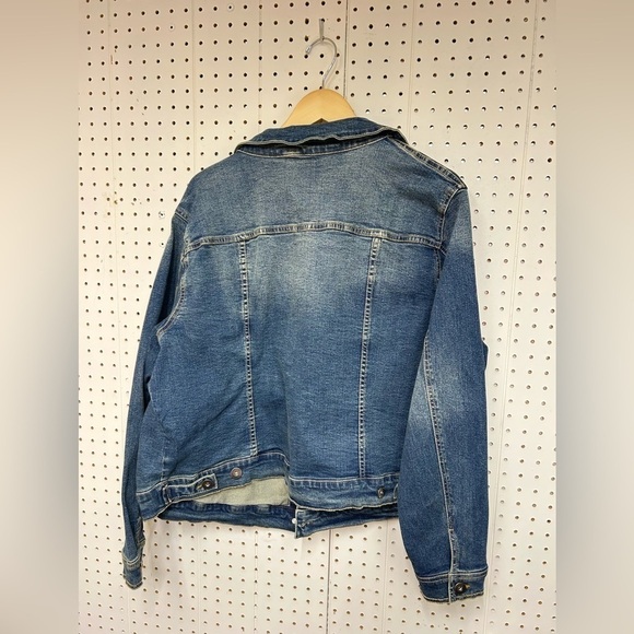 NWT Torrid Denim Jacket - Picture 4 of 4